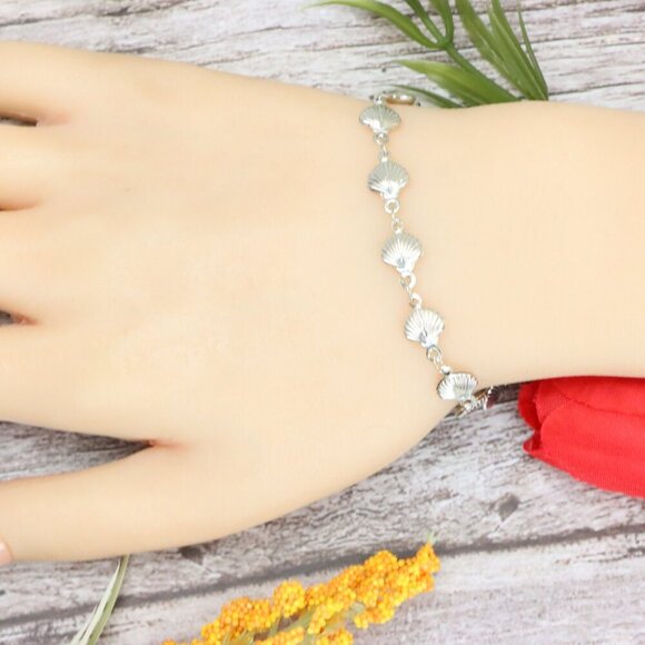 Trendy Bracelet for Girls & Women – Cute, Adjustable & Gift-Ready | MLCRC1743 - Picture 5 of 10